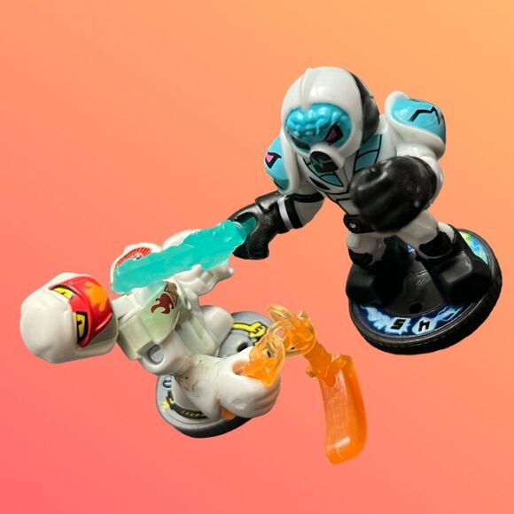 Akedo, Powerstorm 5 Player Pack Figures and 1 Stand Moose Toys - Picture 8 of 9